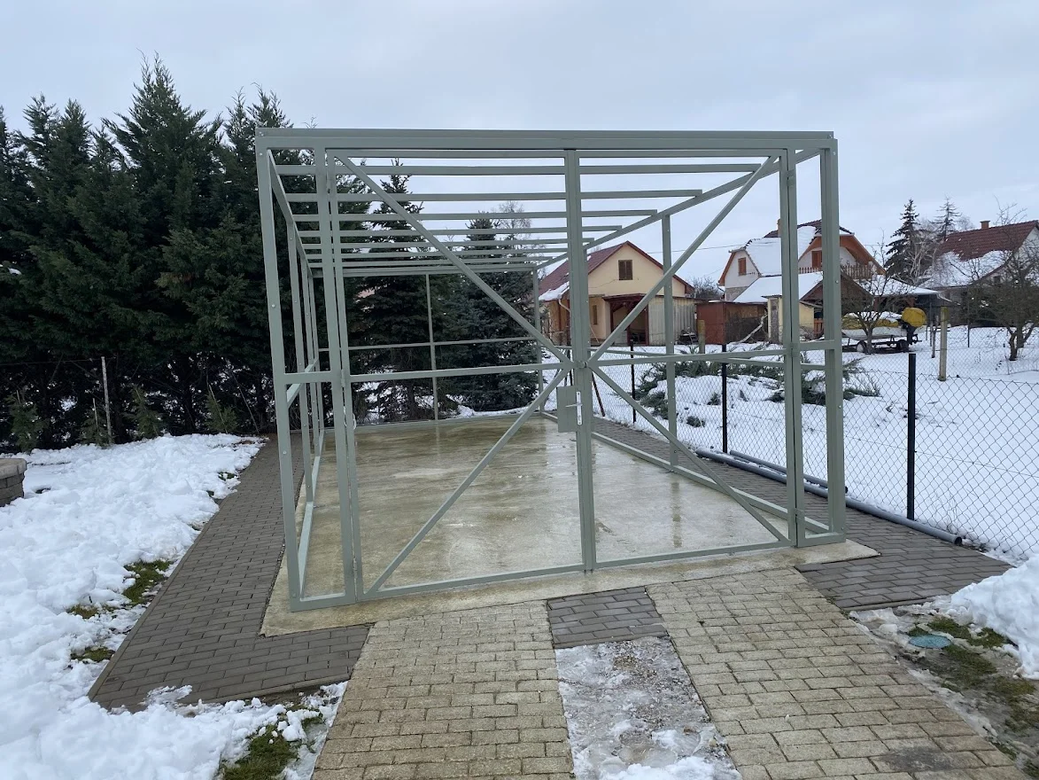 Lapra szerelt mobil épület (4×9 méter)
